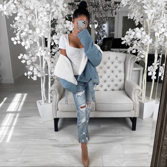 ZANE— in Light Denim - Picture 4 of 7